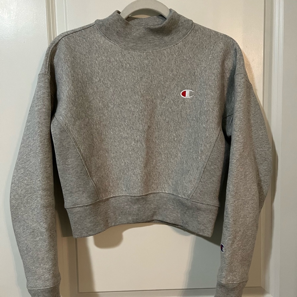 authentic grey champion cropped crew neck sweatshirt with logo XS